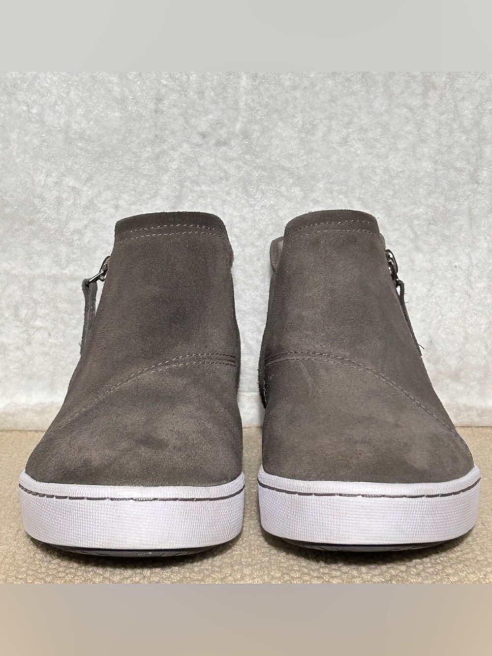 Clarks Womens Pawley Adwin Grey Suede Side Zip Sneakers Shoes SZ 7.5 M - Picture 3 of 12